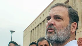 <b>امریکہ-کی-نئی-تجارتی-پالیسی-سے-ہندوستان-کی-اقتصادی-صورت-حال-متاثر-ہوسکتی-ہے:-راہل-گاندھی-کا-بیان</b>